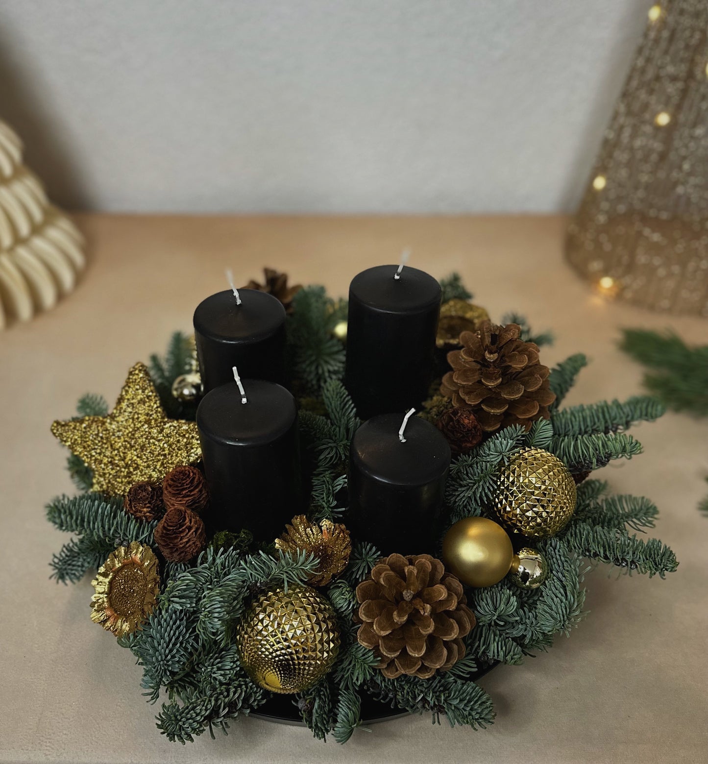 Adventsgesteck  Schwarzgold