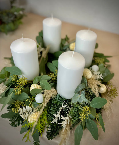 Adventskranz Weiße Stille