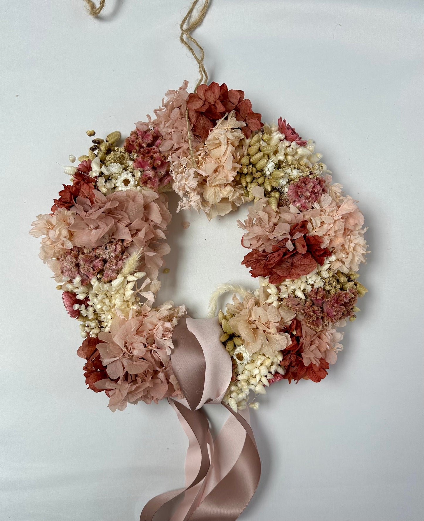 Rosézauber-Trockenblumenkranz