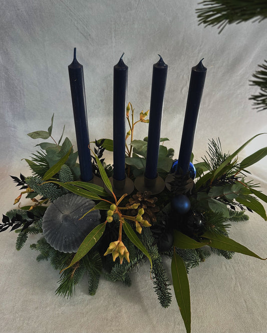 Adventsgesteck Blue Harmony